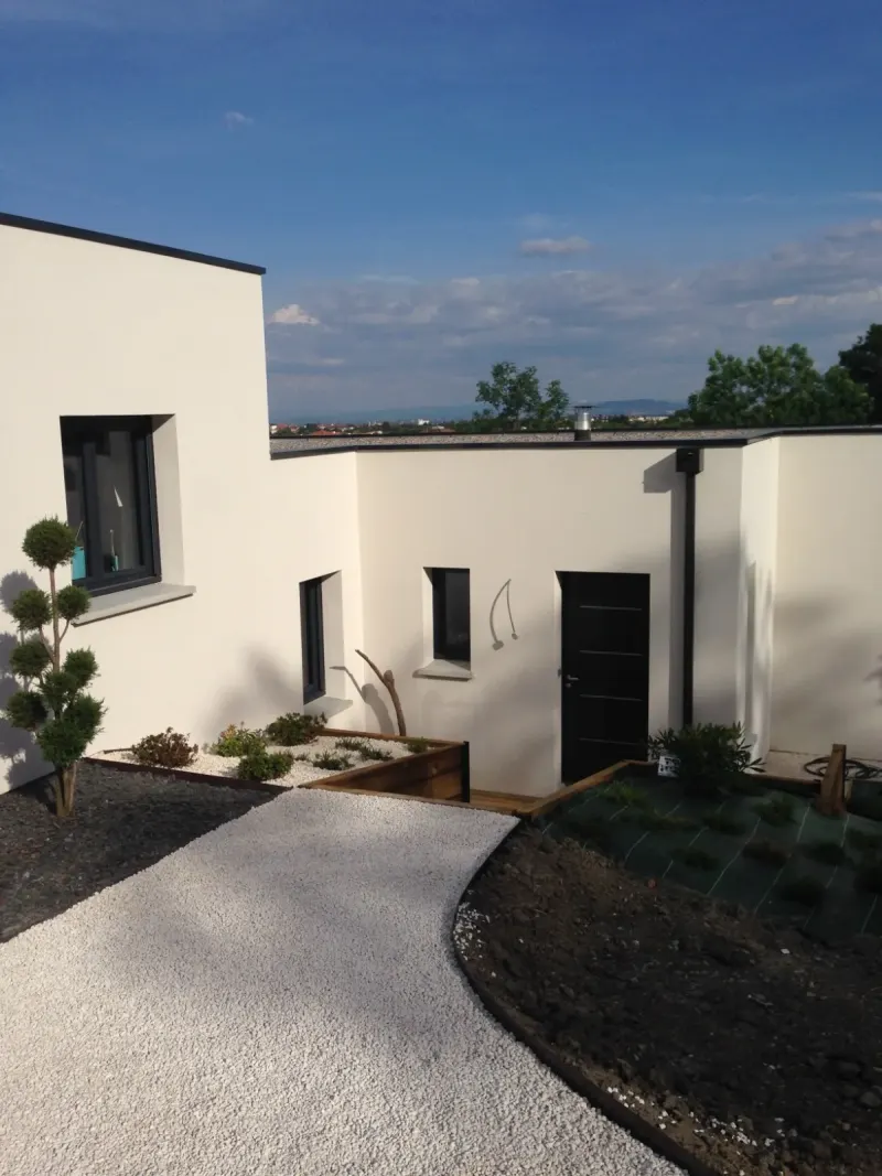 Villa contemporaine entrée minérale