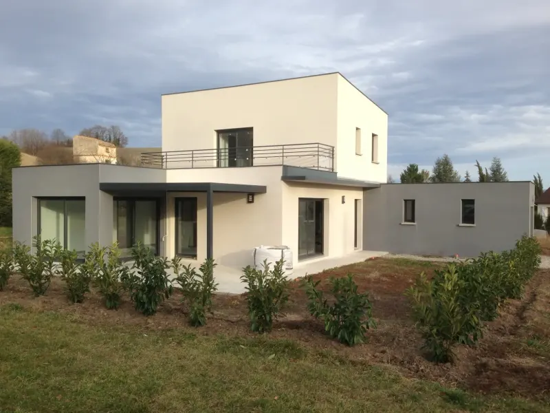 Villa à étage toit terrasse